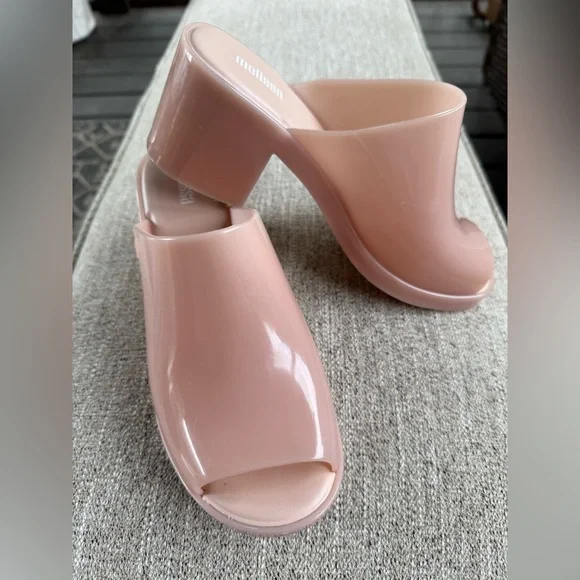 Melissa block heel, open toe, mule sandal! Size 8 (37) and these are adorable! - Picture 2 of 9